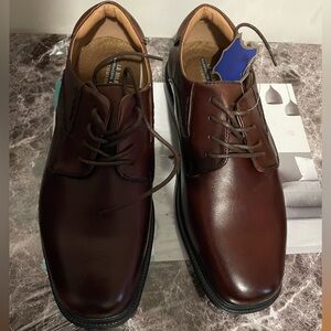 Men size 7.5 brown La Milano dress shoes